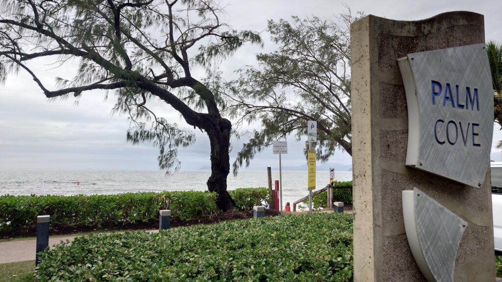 palm cove sign